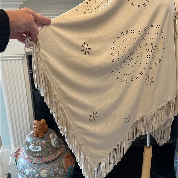 “Marc New York” Cream Fringe Cut-Out Ultra Suede Cape - Picture 4 of 7